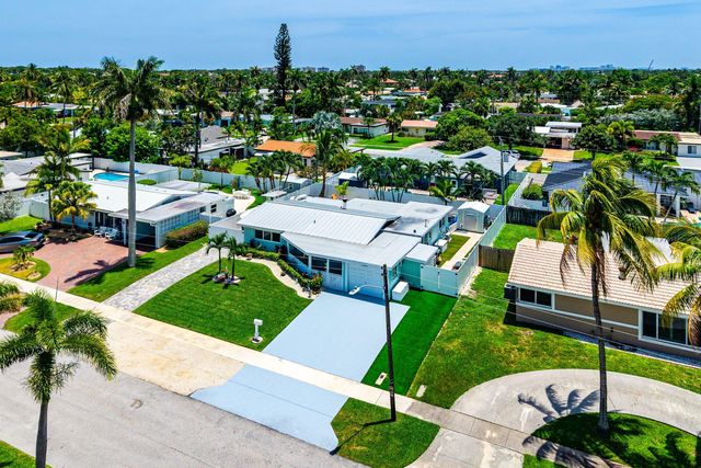 904 SE 15th Court, Deerfield Beach, FL 33441