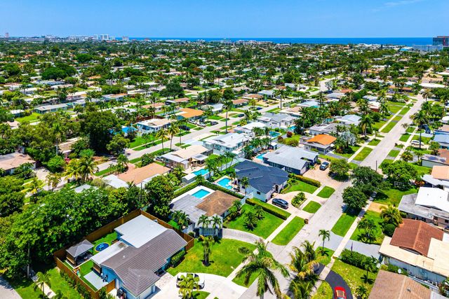 904 SE 15th Court, Deerfield Beach, FL 33441
