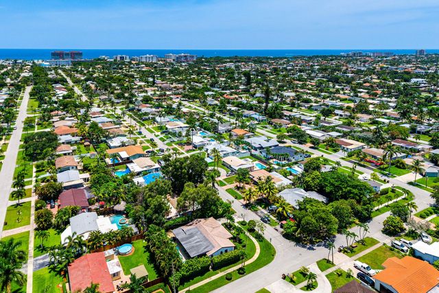 904 SE 15th Court, Deerfield Beach, FL 33441