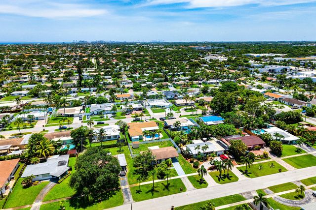 904 SE 15th Court, Deerfield Beach, FL 33441