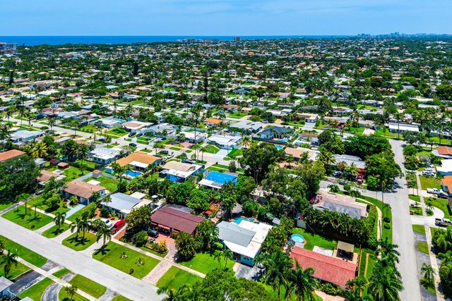 904 SE 15th Court, Deerfield Beach, FL 33441