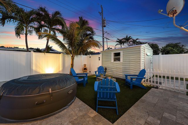 904 SE 15th Court, Deerfield Beach, FL 33441