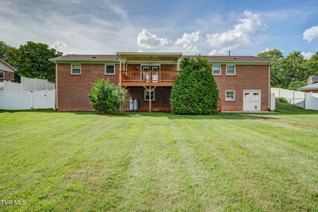 126 Fairlawn Drive, Johnson City, TN 37601