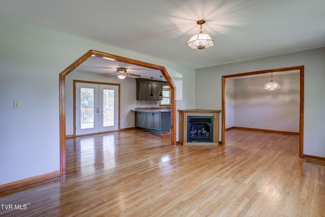 126 Fairlawn Drive, Johnson City, TN 37601