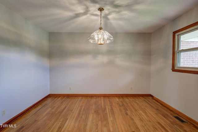 126 Fairlawn Drive, Johnson City, TN 37601