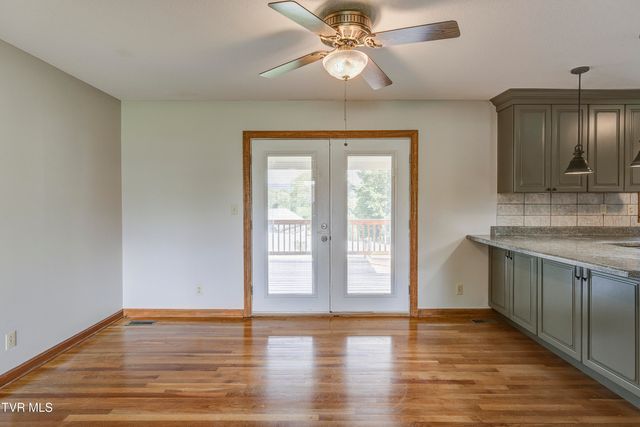 126 Fairlawn Drive, Johnson City, TN 37601