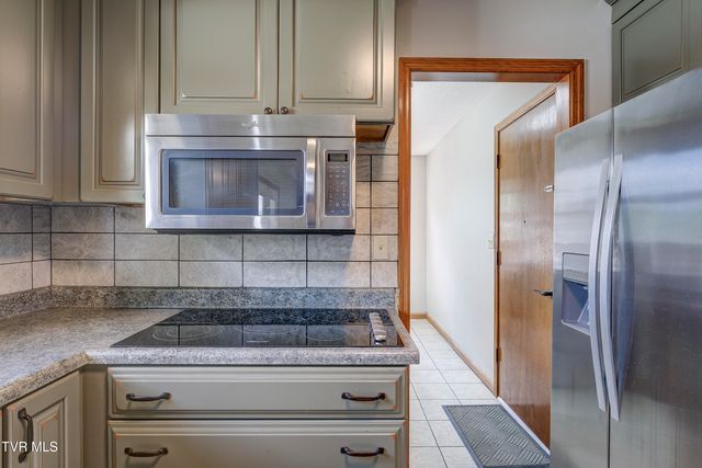 126 Fairlawn Drive, Johnson City, TN 37601