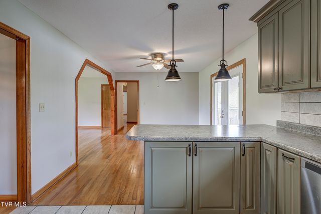 126 Fairlawn Drive, Johnson City, TN 37601