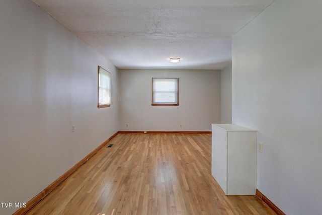126 Fairlawn Drive, Johnson City, TN 37601