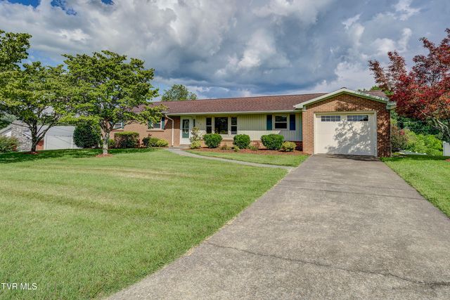 126 Fairlawn Drive, Johnson City, TN 37601