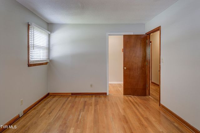 126 Fairlawn Drive, Johnson City, TN 37601