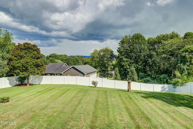 126 Fairlawn Drive, Johnson City, TN 37601
