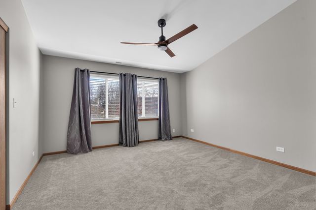 239 Camel Bend Court 4, Schaumburg, IL 60194