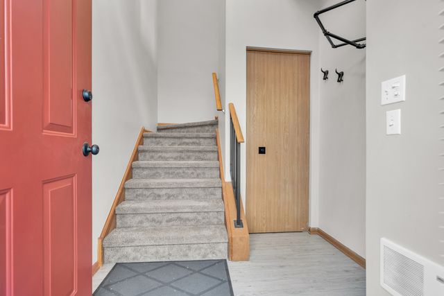 239 Camel Bend Court 4, Schaumburg, IL 60194