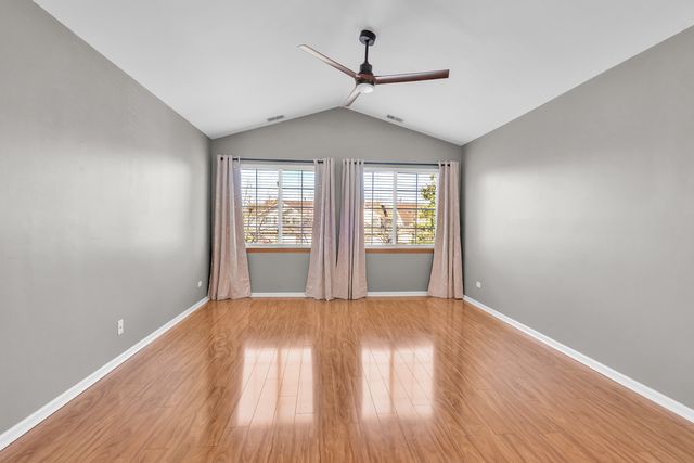 239 Camel Bend Court 4, Schaumburg, IL 60194