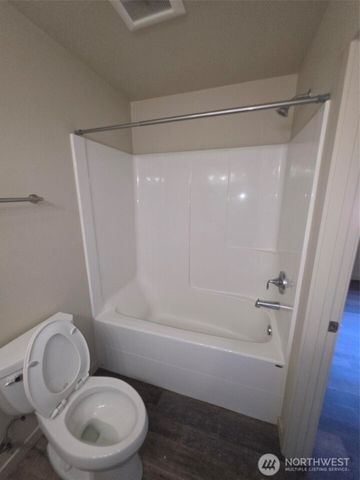 3704 W F Street, Bremerton, WA 98312