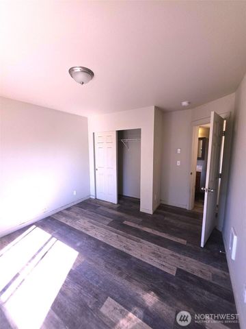 3704 W F Street, Bremerton, WA 98312