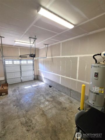 3704 W F Street, Bremerton, WA 98312