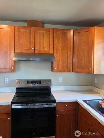3704 W F Street, Bremerton, WA 98312