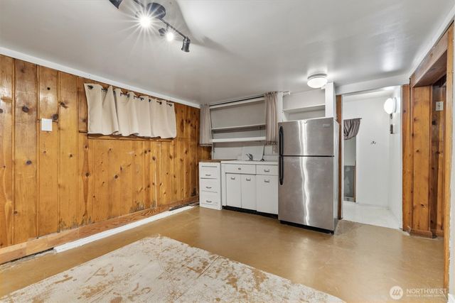 1721 3rd Avenue N, Seattle, WA 98109