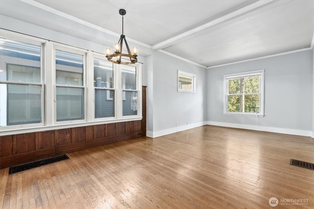 1721 3rd Avenue N, Seattle, WA 98109