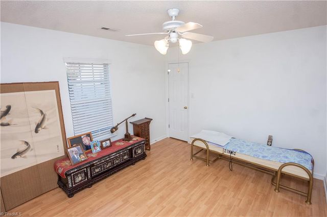 10 Hudson Circle, Greensboro, NC 27410