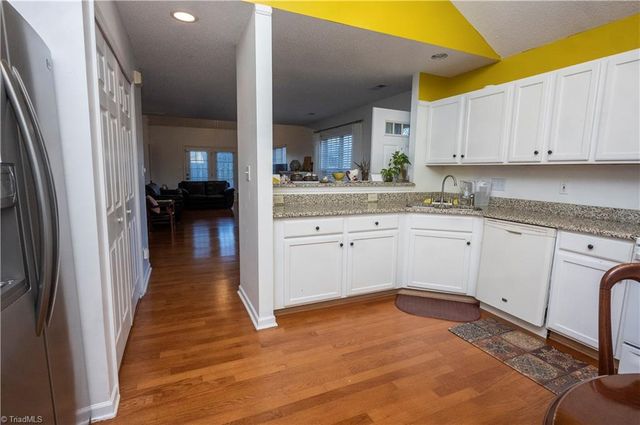 10 Hudson Circle, Greensboro, NC 27410