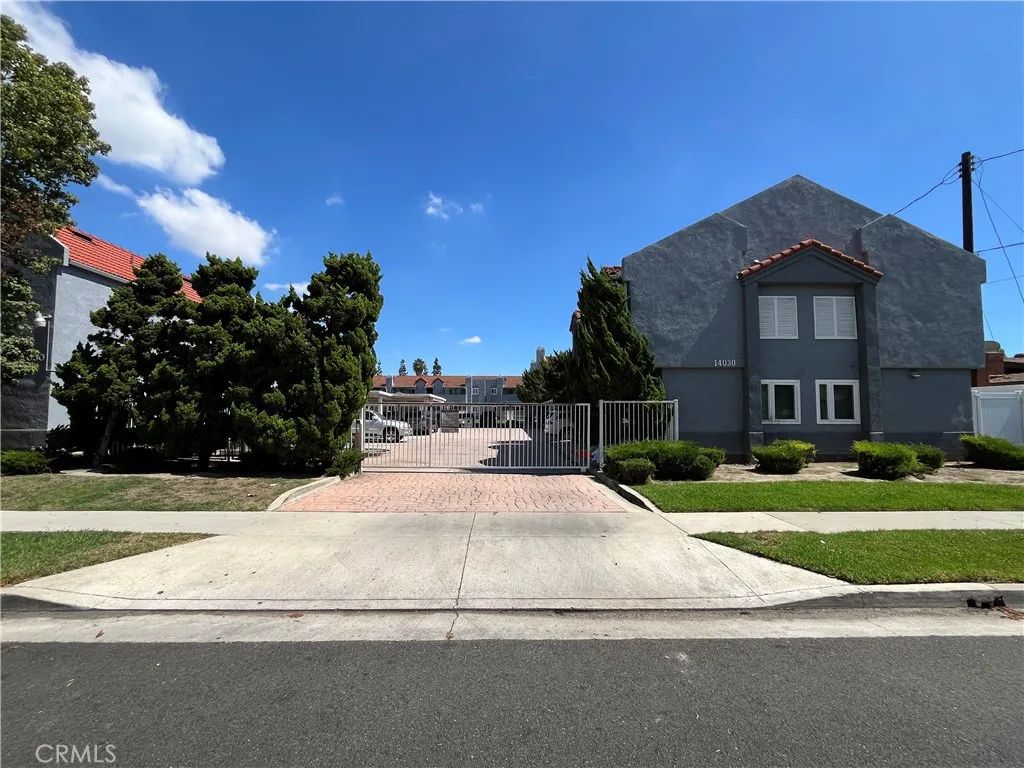 14030 McClure Avenue 201, Paramount, CA 90723