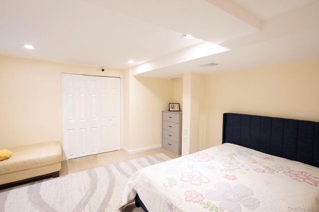 219-26 Peck Avenue, Hollis Hills, NY 11427