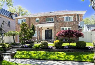 219-26 Peck Avenue, Hollis Hills, NY 11427