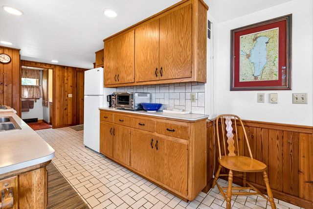 N6491 HARRISON ROAD, Hilbert, WI 54129