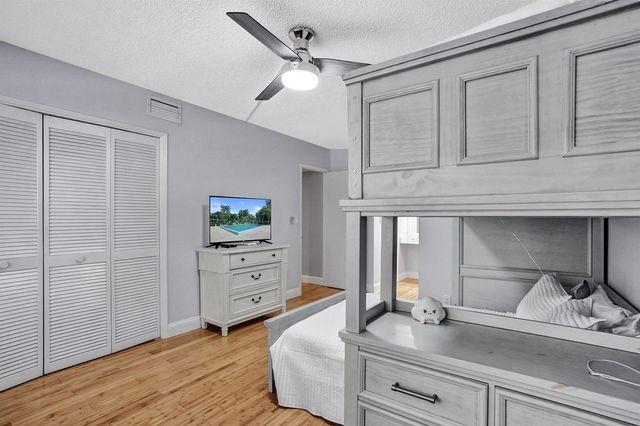 4200 Oaks Terrace 203, Pompano Beach, FL 33069