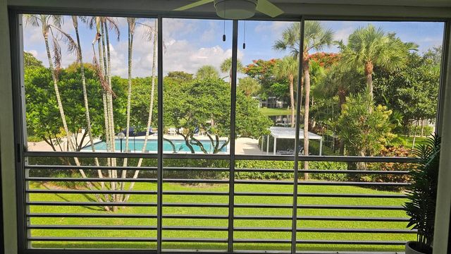 4200 Oaks Terrace 203, Pompano Beach, FL 33069