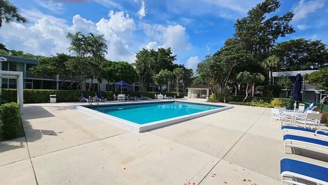 4200 Oaks Terrace 203, Pompano Beach, FL 33069