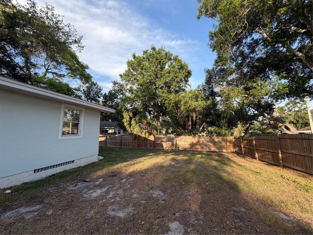 1947 CHENANGO AVENUE, Clearwater, FL 33755