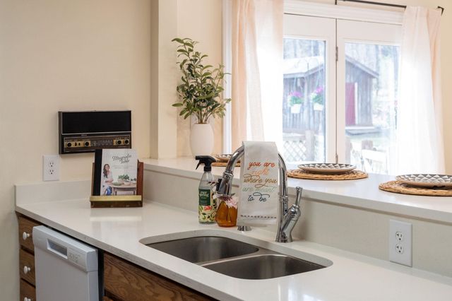 773 LADD RD, Fishersville, VA 22939