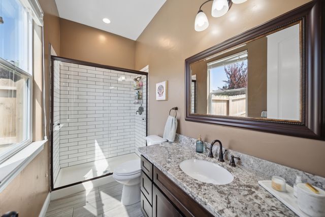 819 Bellagio Terrace, Redding, CA 96003