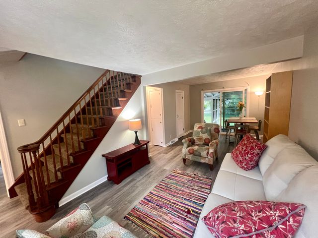 2846 Oak Street, Stevensville Vllg, MI 49127