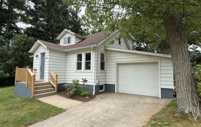 2846 Oak Street, Stevensville Vllg, MI 49127