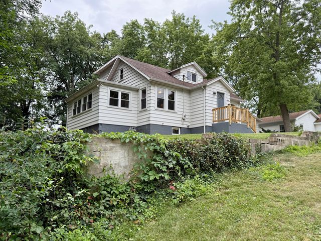 2846 Oak Street, Stevensville Vllg, MI 49127