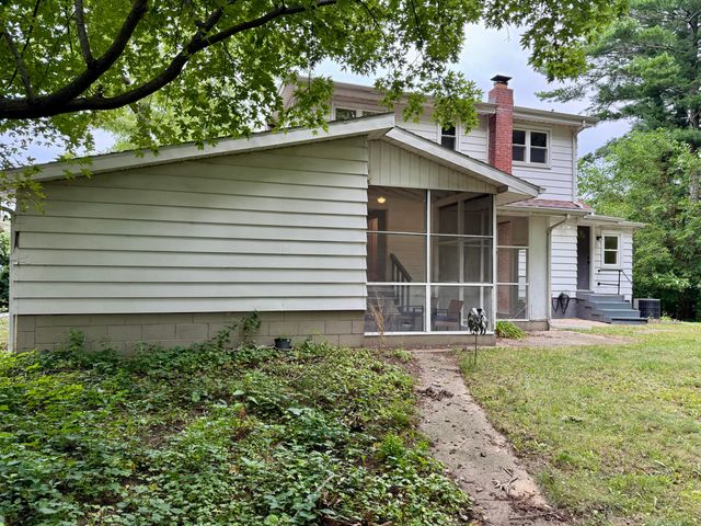 2846 Oak Street, Stevensville Vllg, MI 49127