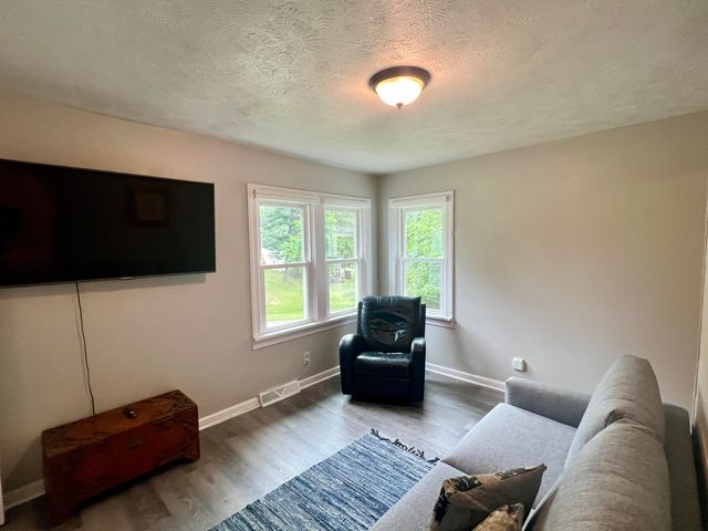 2846 Oak Street, Stevensville Vllg, MI 49127