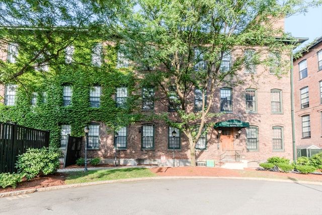 144 Moody St B15-33, Waltham, MA 02453