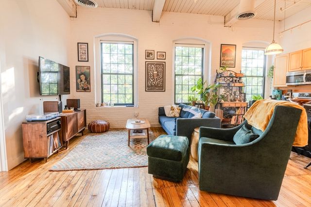 144 Moody St B15-33, Waltham, MA 02453