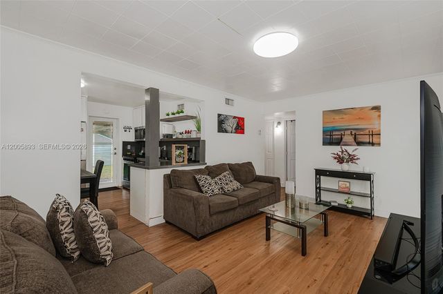 367 E 46th St, Hialeah, FL 33013