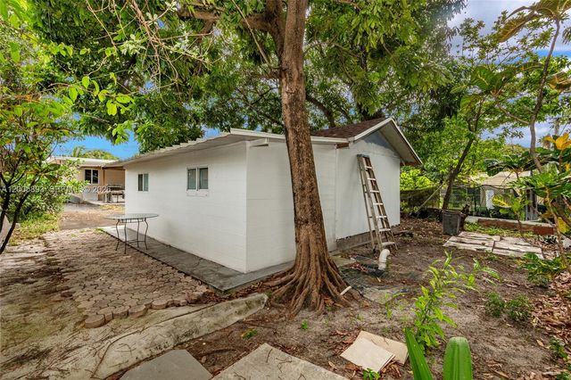 367 E 46th St, Hialeah, FL 33013