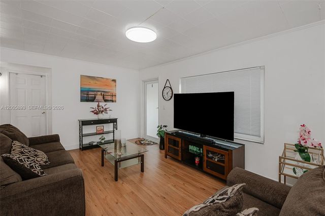 367 E 46th St, Hialeah, FL 33013