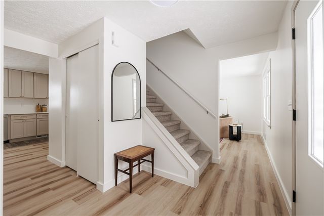 1427 Tudor Way, Farmington, NY 14425