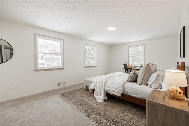 1427 Tudor Way, Farmington, NY 14425