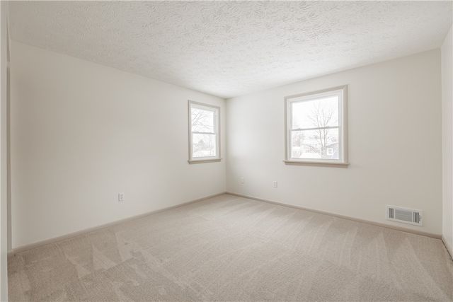 1427 Tudor Way, Farmington, NY 14425